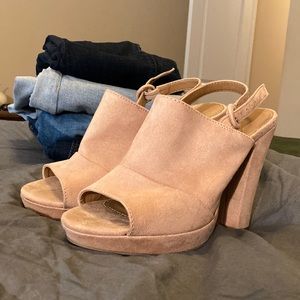 Perfect shade block heels